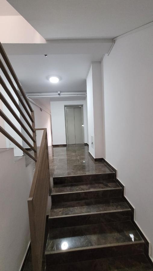 Magic Mirror Appartement Satu Mare Buitenkant foto