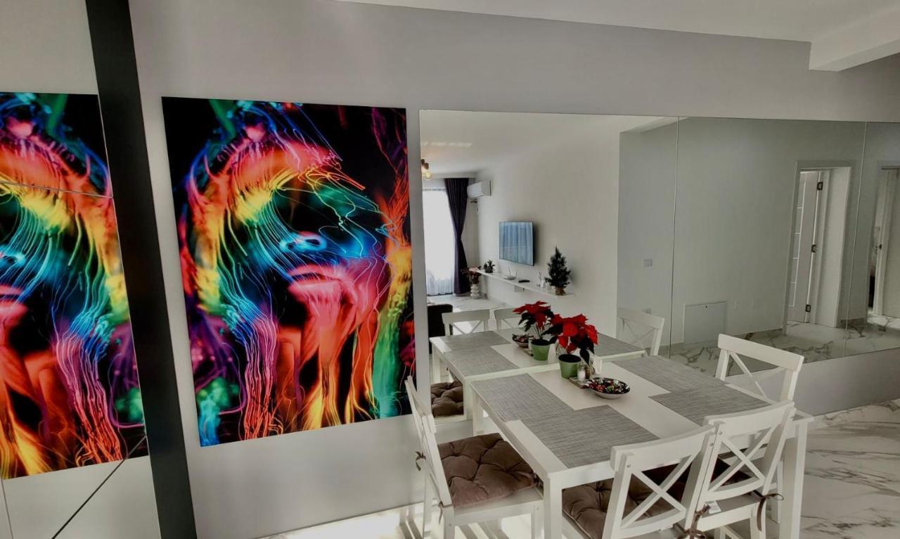 Magic Mirror Appartement Satu Mare Buitenkant foto