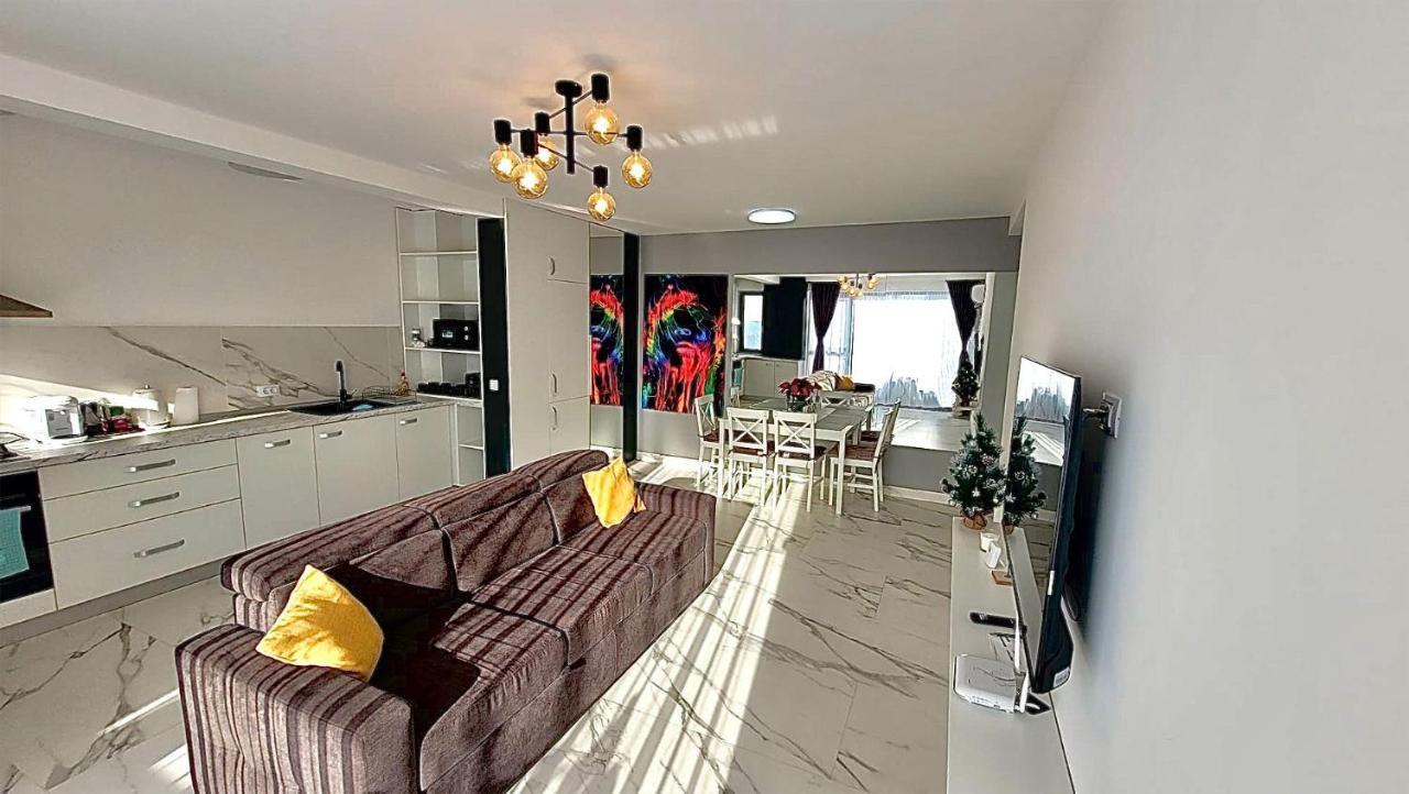 Magic Mirror Appartement Satu Mare Buitenkant foto
