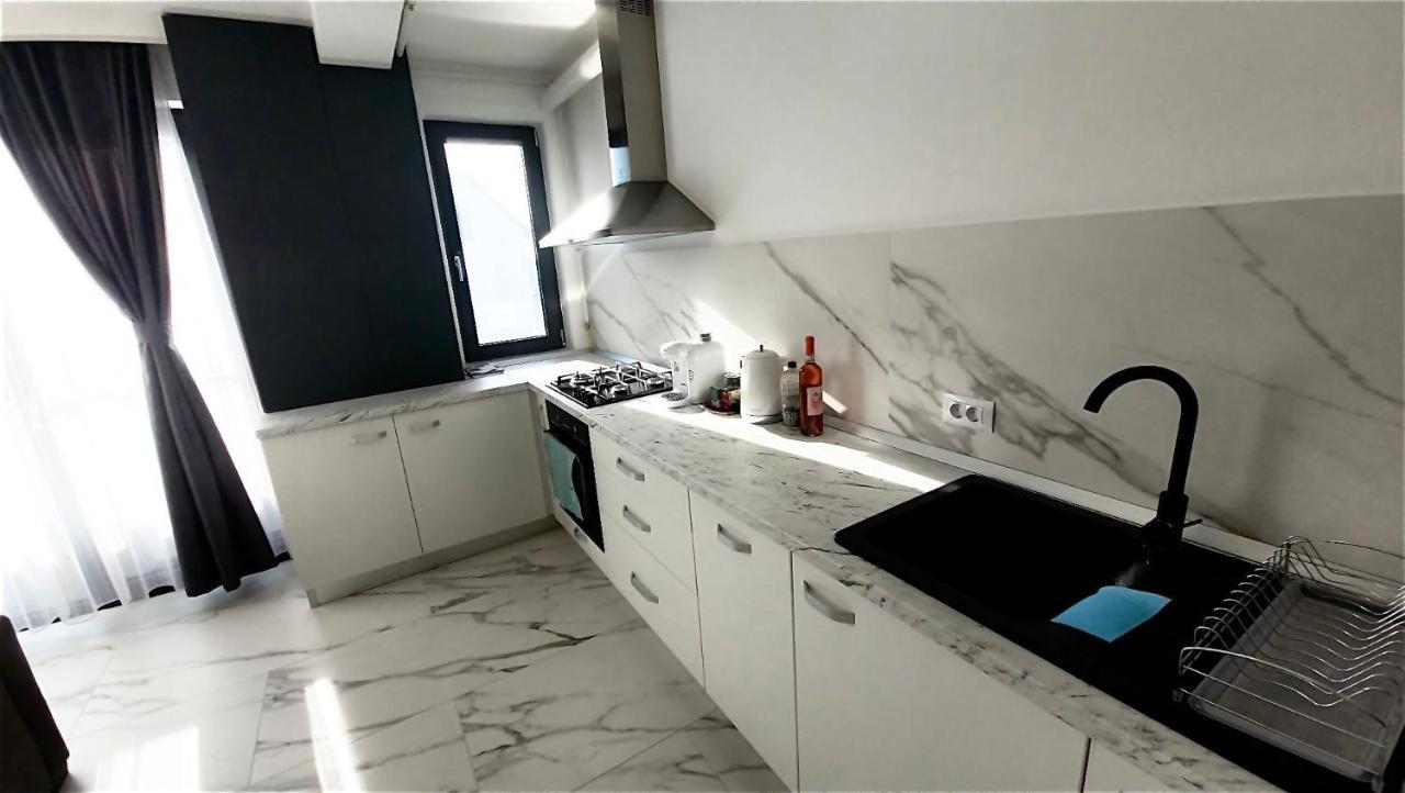 Magic Mirror Appartement Satu Mare Buitenkant foto